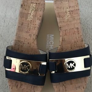 Size 8 1/2 MK Navy Warren Platform
